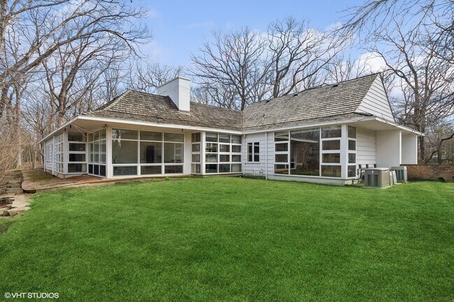 Building Photo - 155 S Deere Park Dr