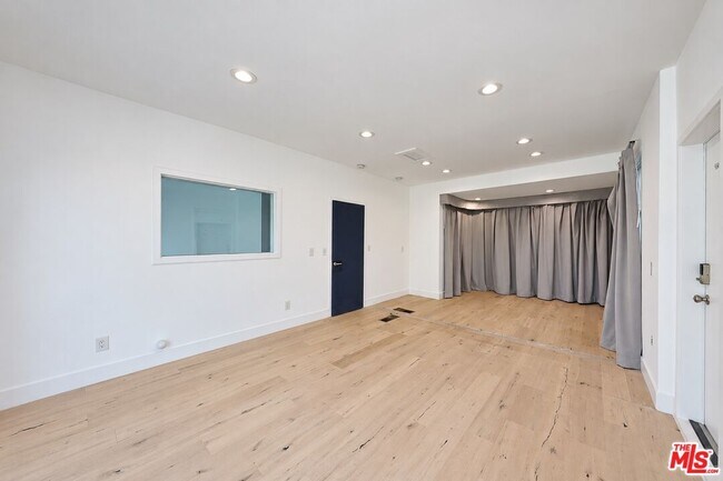 Building Photo - 2226 Ronda Vista Dr