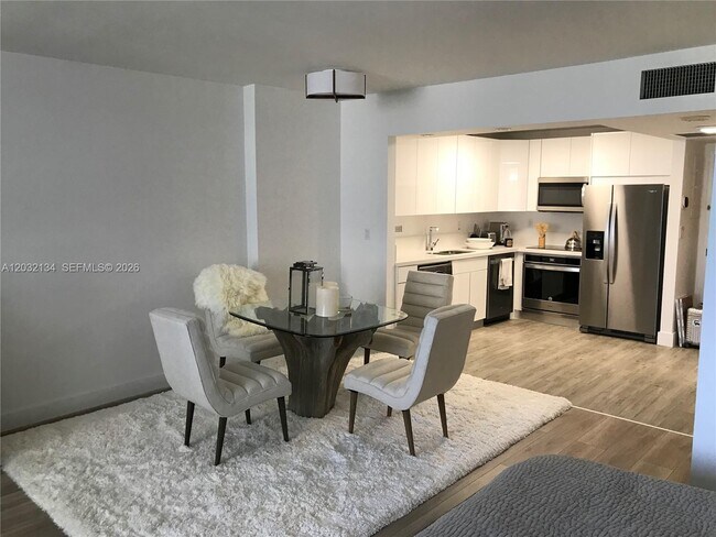 Building Photo - 2301 Collins Ave