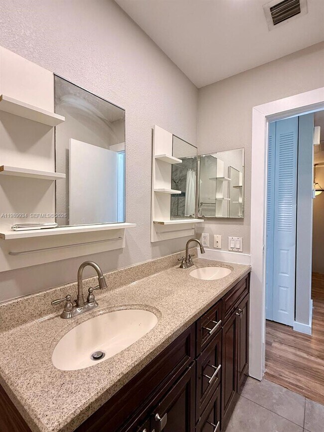 Building Photo - 833 NW 81st Terrace