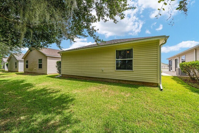 Building Photo - Furnished Annual Rental – 4-Minute Golf Cart Ride to Brownwood Town Square