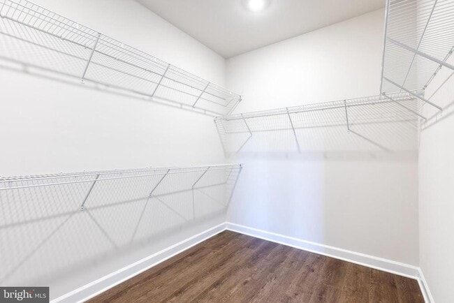 Building Photo - 200 Hickory Holw Ct
