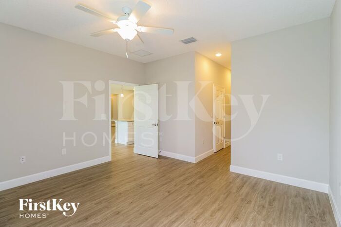 Building Photo - 392 Garbelmann St