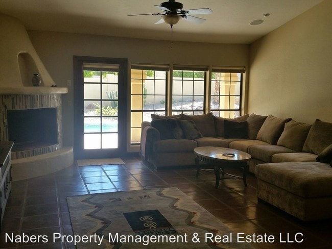 Building Photo - 3 br, 2 bath  - 14666 N El Pueblo Blvd