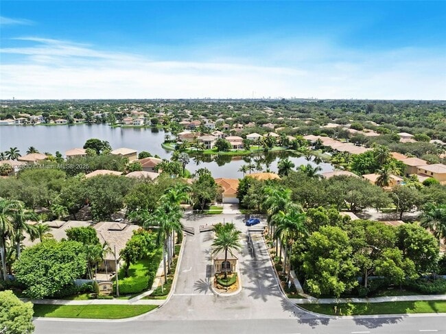 Building Photo - 3103 SW 140th Ave