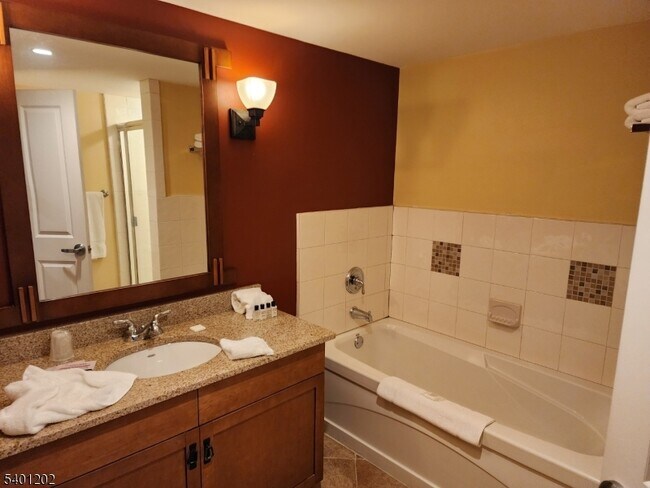 Building Photo - 200 NJ-94