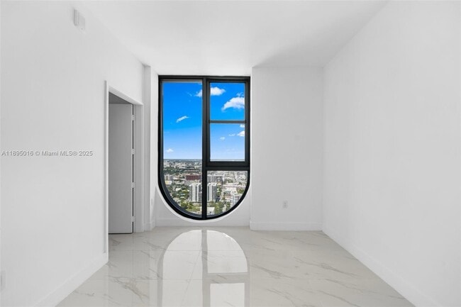 Building Photo - 700 NE 24 # 3707 MIAMI, FL 33137