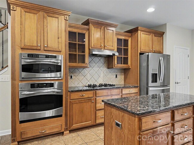 Building Photo - 9403 Segundo Ln