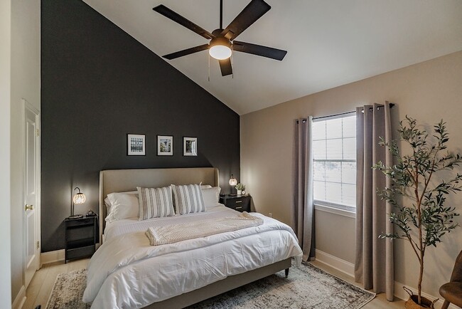 Building Photo - 2165 S Milledge Ave