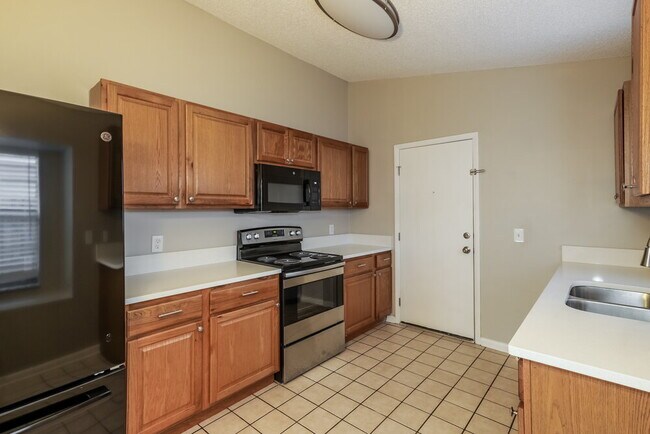 Building Photo - 1621 Coppersmith Ct