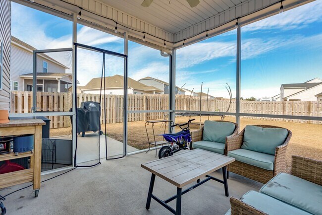 Building Photo - Beautiful, Almost New Home Located in The Desirable Elgin, SC