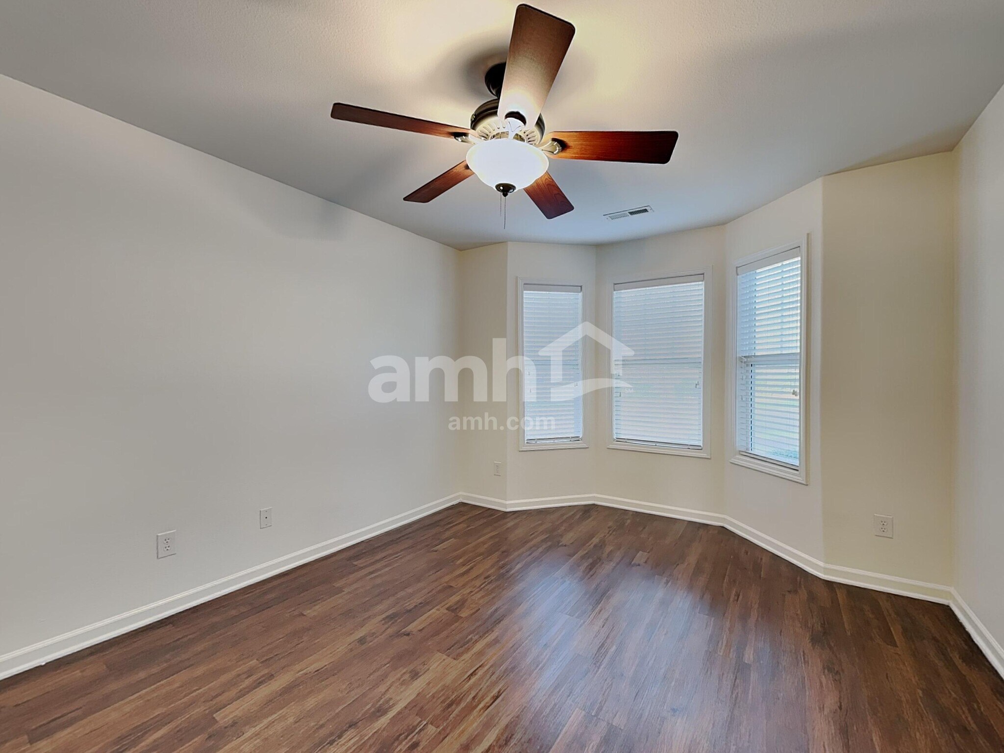 Building Photo - 118 Greenway St