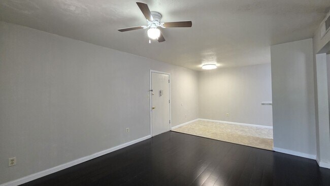 Building Photo - FOR RENT 1 bed 1 bath condo across VA hospital, available now.