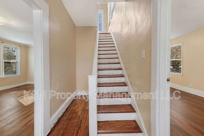 Building Photo - 1921 Reynolds St