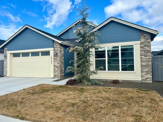 Building Photo - Gorgeous 3 bedroom 2 bathroom Home in Nampa