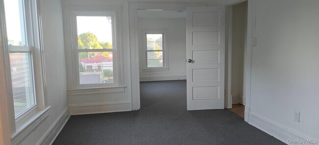 Building Photo - 13 Springside Ave
