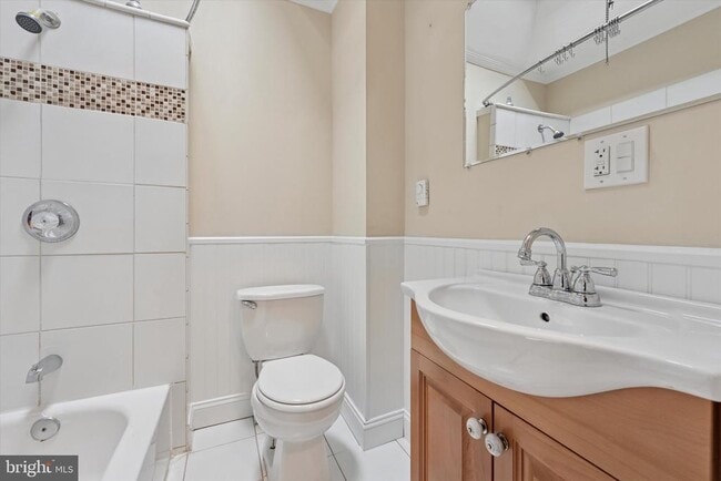 Building Photo - 8119 Ardleigh St