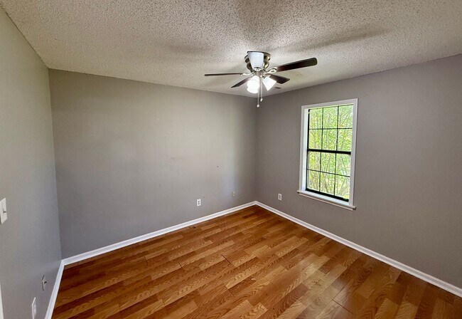 Building Photo - 2516 Glenn Pl