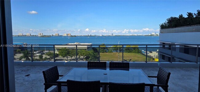 Building Photo - 7901 Hispanola Ave