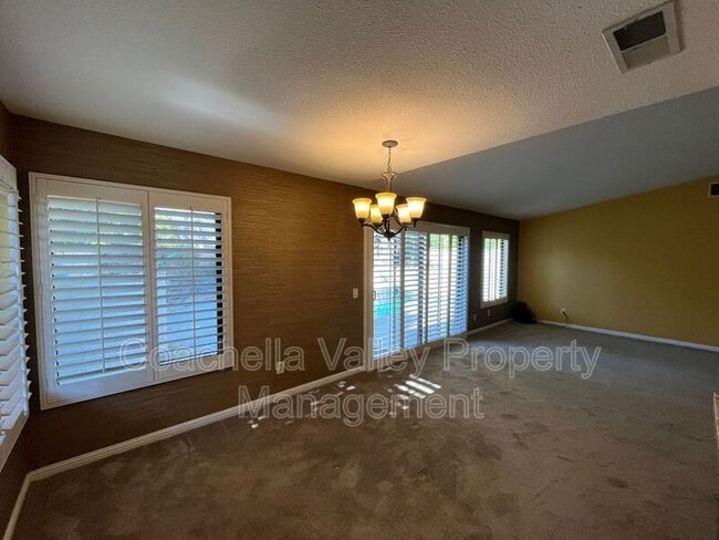 Building Photo - 39095 Sweetwater Dr