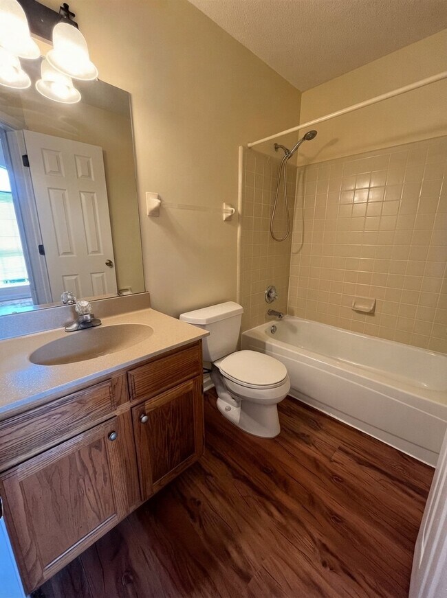 Building Photo - 4558 Kings Grant Dr
