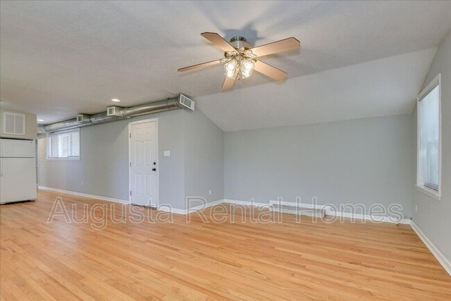 Building Photo - 1436 Spring Hill Terrace