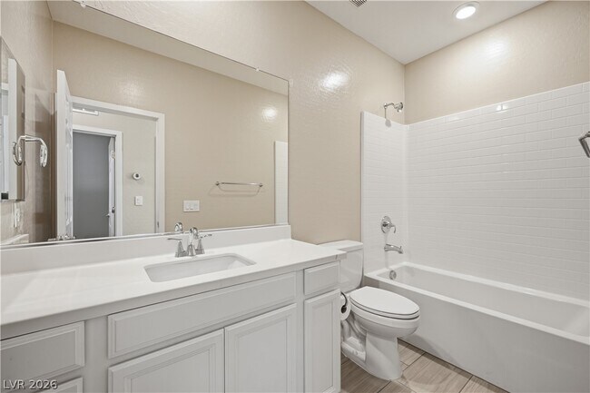 Building Photo - 748 Rogue Wave St