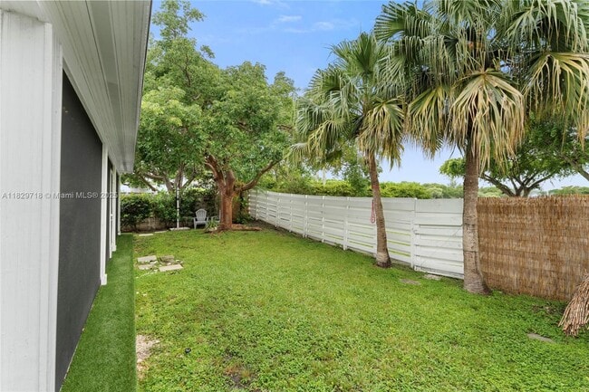 Building Photo - 14610 SW 145th Pl