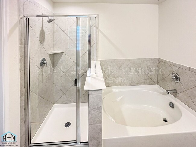 Building Photo - 11935 Sitio Plains