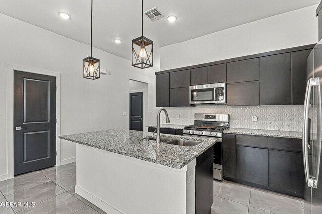 Building Photo - 13868 Paseo de Loma Ct
