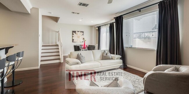 Building Photo - 404 Rivage Cir
