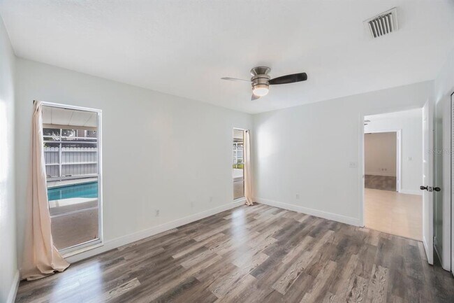 Building Photo - 16132 Country Crossing Dr