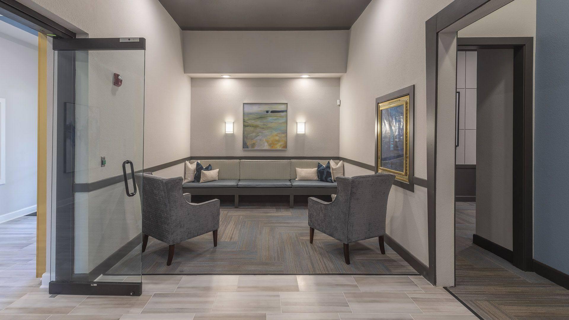 Building Photo - 2801 Biltmore Park Dr