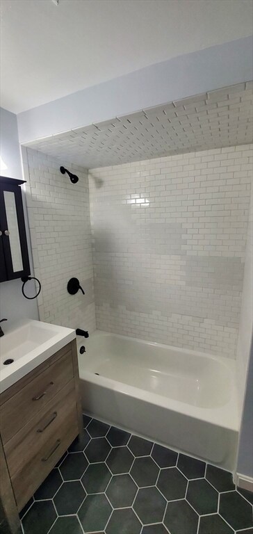 Building Photo - 231 Maverick St