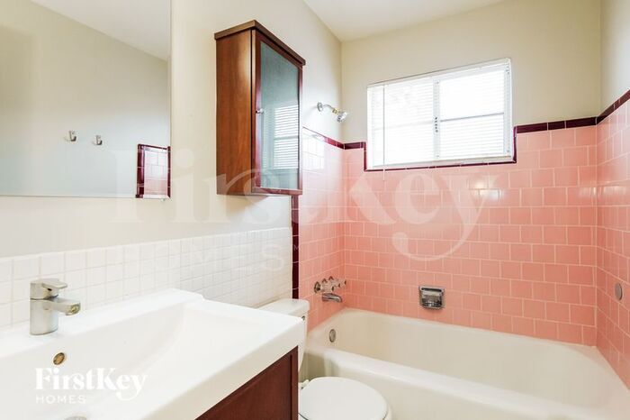 Building Photo - 3402 N 23rd Dr