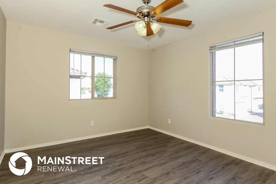Building Photo - 2822 N 73rd Dr