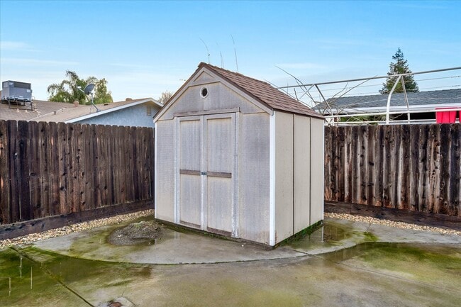 Building Photo - 1488 Indianapolis Ave