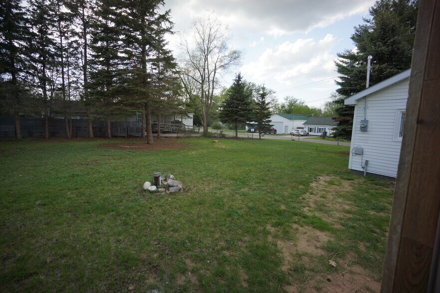 Large yard - 117 Cherry St