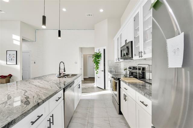 Building Photo - 4621 Collins Ave