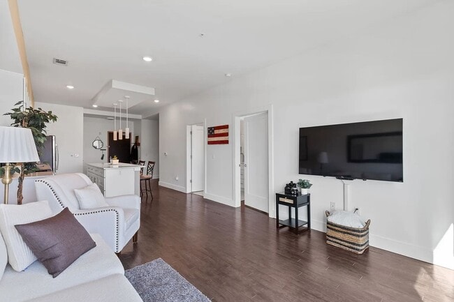 Building Photo - 2407 8th Ave S