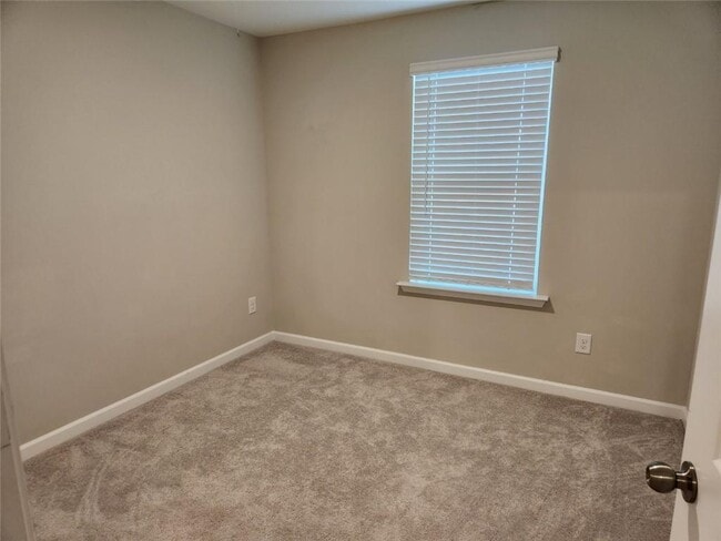 Building Photo - 25 Blue River Ct