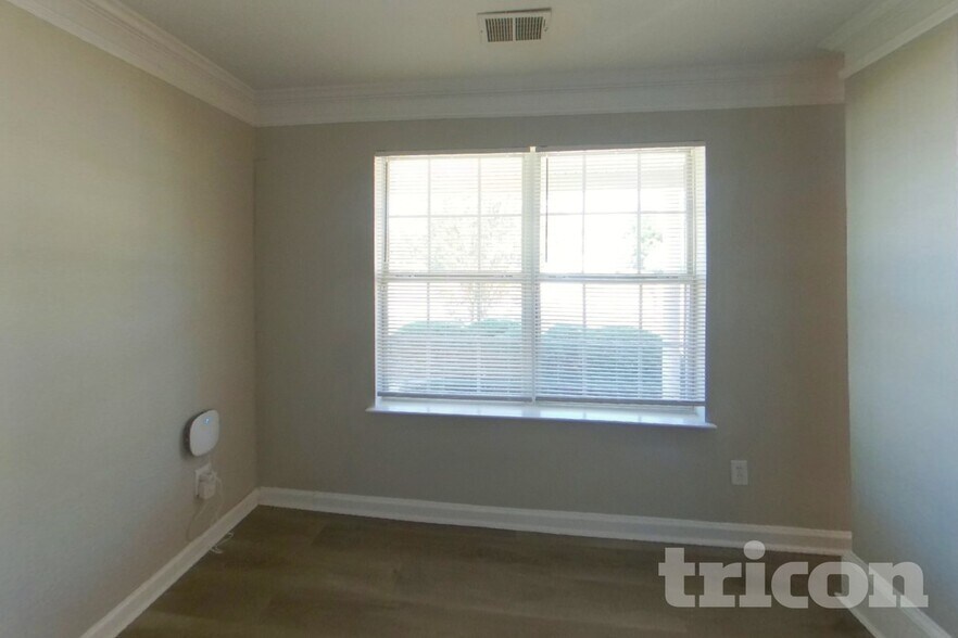 Building Photo - 523 Andrews Dr