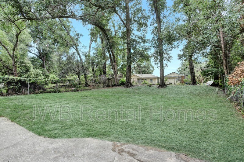 Building Photo - 7423 Orlando Ave
