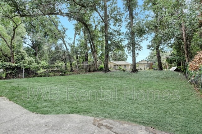 Building Photo - 7423 Orlando Ave
