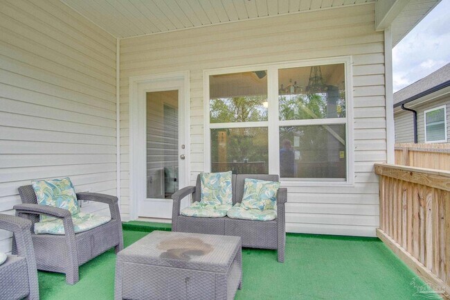 Building Photo - 229 Camellia Dr