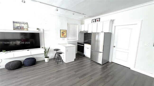 Building Photo - 1115 Euclid Ave