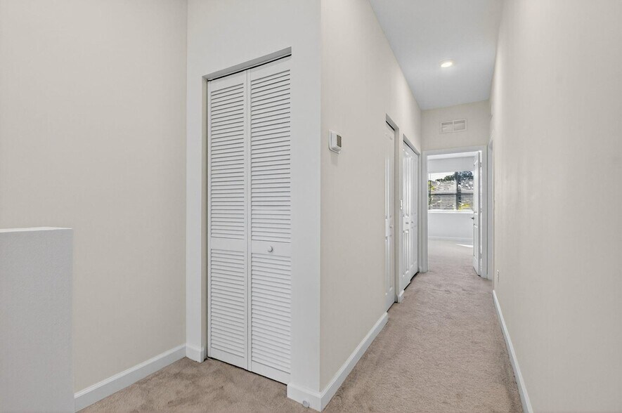 Building Photo - 4645 Meyerson Pl