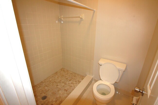 Building Photo - 2900 Olivewood Terrace