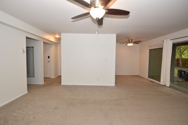 Building Photo - 2500 Topsfield Rd