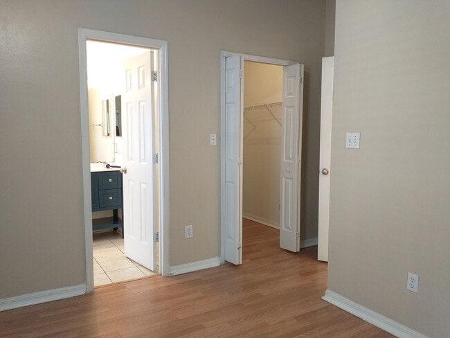 Building Photo - 8042 Tabby Ln